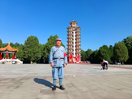 2018年4月26日会同模西北追梦合唱团一起到石景山区老年福敬老院义演，.jpg