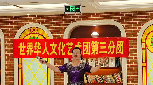 2021年10月27日时代中国网西北事业部到青海省海东市平安区乡下中心12公里点和牙扎点慰问了新冠疫情防疫检查站。_副本.jpg