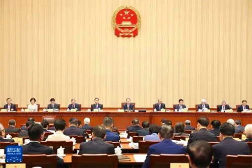 2019年5月12日母亲节，时代中国网公益大使袁湘干带领公益使者到北京民族养老院慰问.jpg