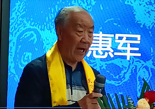 2015年9月12日到山东蒙城玖隆大酒店会武术团队.JPG