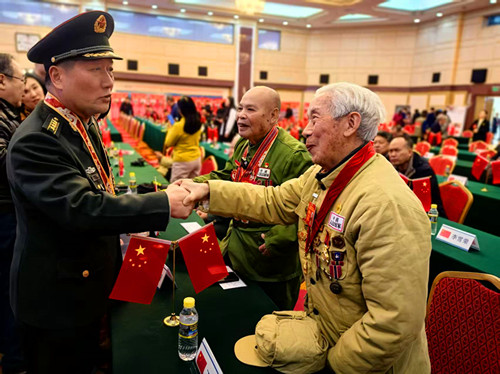 2022年10月5日武冈革命烈士纪念碑位于武冈城东南法相岩公园内_副本.jpg